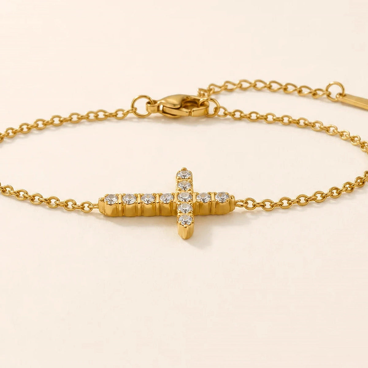 Amada Q4 exact product detail | Crystal Cross Bracelet